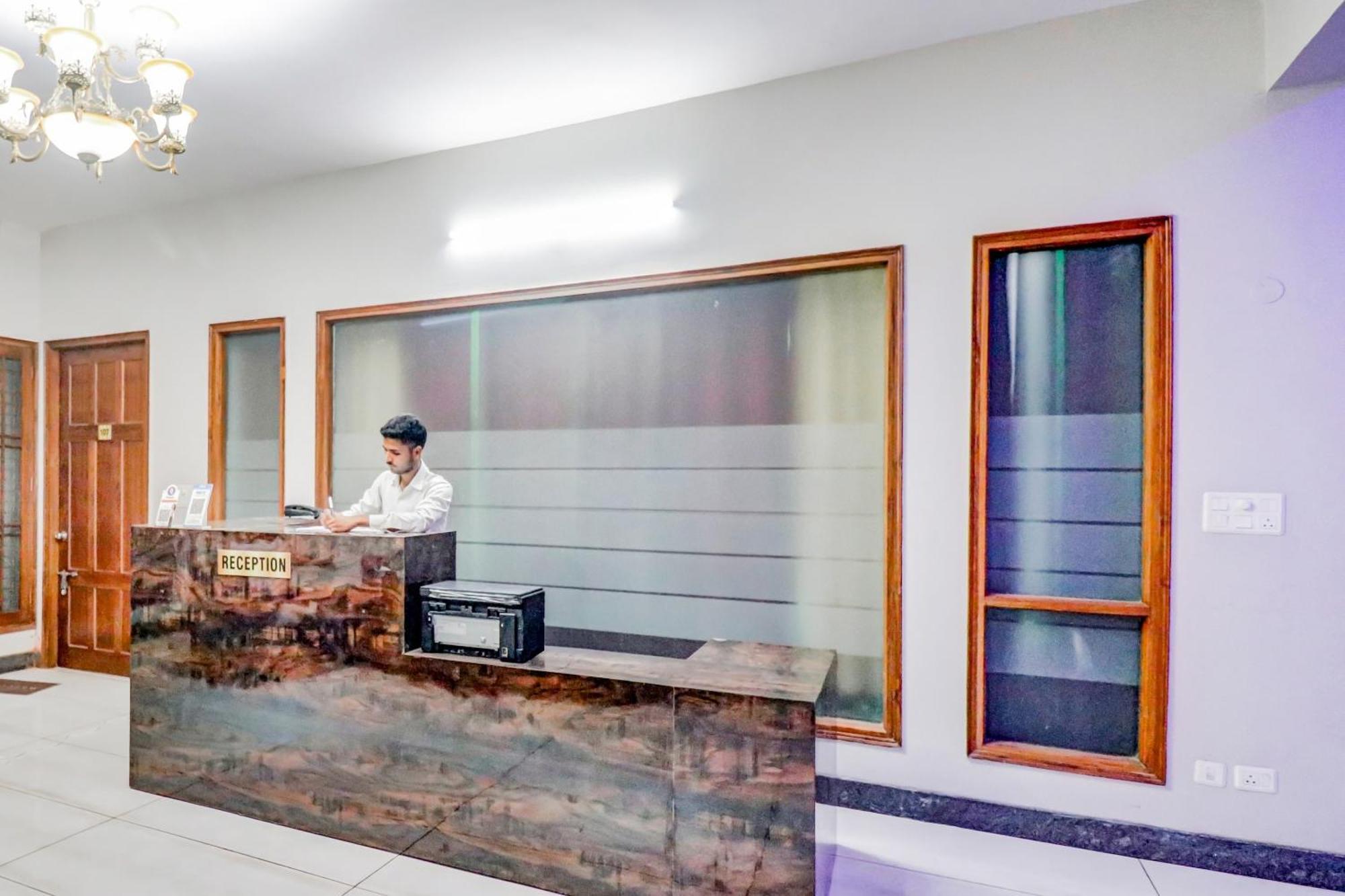 Hotel O Tokyo Chinhat المظهر الخارجي الصورة